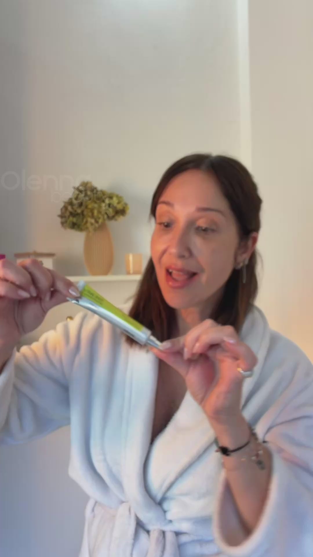 Carregar vídeo: Vita A Retinal Shot – Para Rugas, Poros e Perda de Firmeza